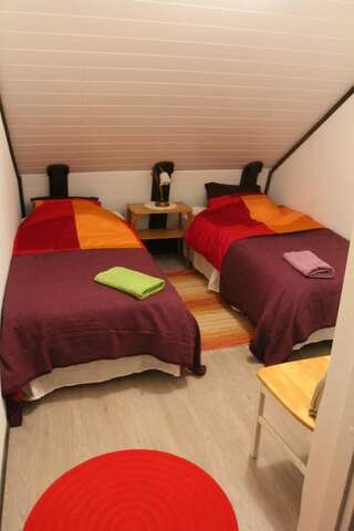 Отели типа «постель и завтрак» Wanha Autti Camping Autti Двухместный номер с 1 кроватью или 2 отдельными кроватями, общая ванная комната-2